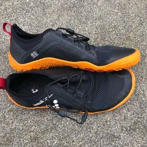 Vivo barefoot - EU 39/ US 8 Primus Trail Firm Ground Lightweight black